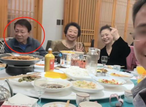 ：袁世凯87岁孙子太冻龄曹锟孙女罕见亮相pg电子中文模拟器军阀后人聚会照片曝光(图13)