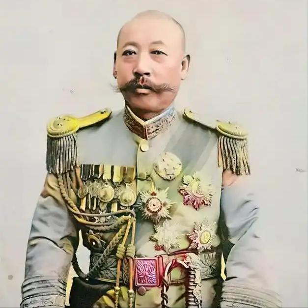 ：袁世凯87岁孙子太冻龄曹锟孙女罕见亮相pg电子中文模拟器军阀后人聚会照片曝光(图16)
